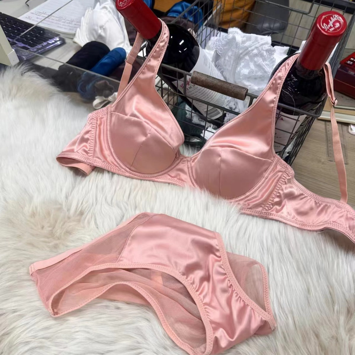 Cross-Border European and American Sexy Underwear French Thin Satin Seamless Underwear Set Big Breasts Showing Small Anti-Sagging Bra