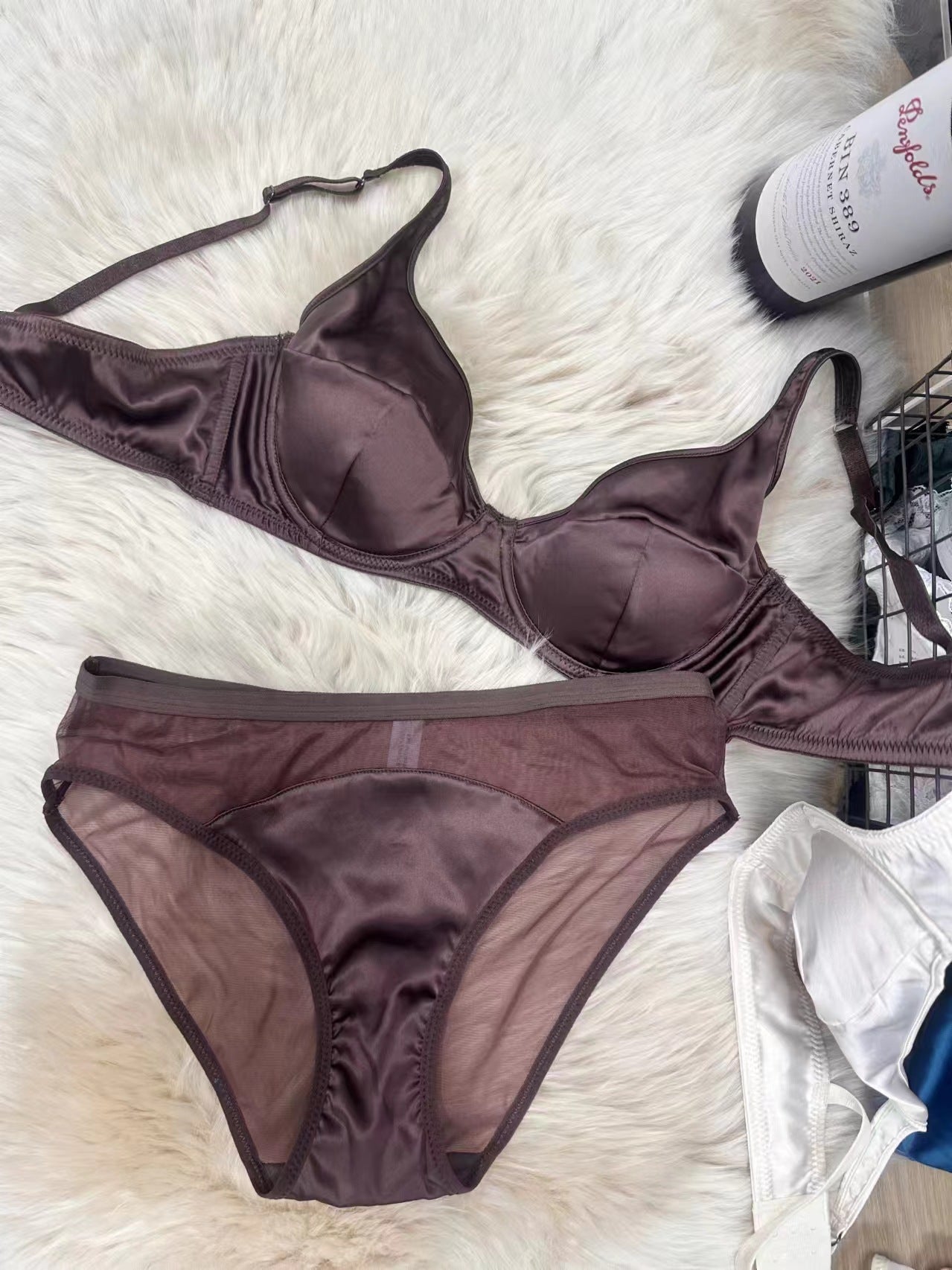 Cross-Border European and American Sexy Underwear French Thin Satin Seamless Underwear Set Big Breasts Showing Small Anti-Sagging Bra